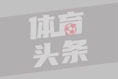 中考赶上暴雨 湖南一学生游泳赶考